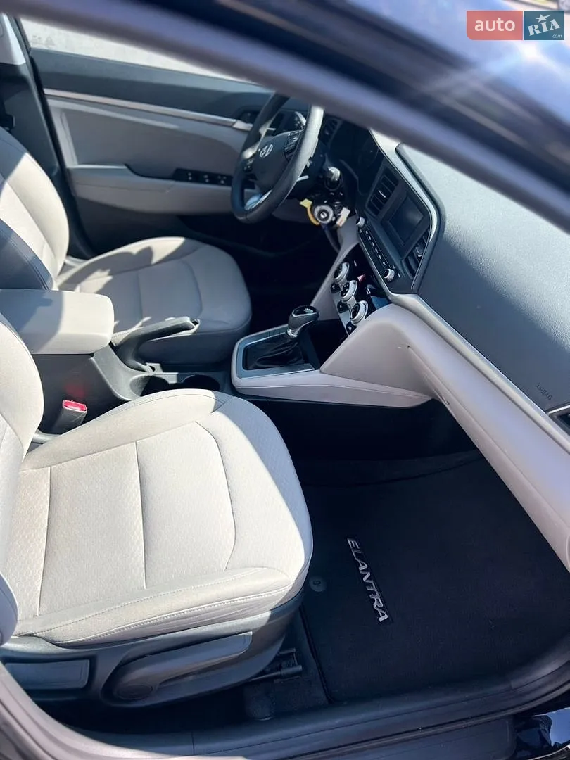 2019 Hyundai Elantra - мініатюра 12