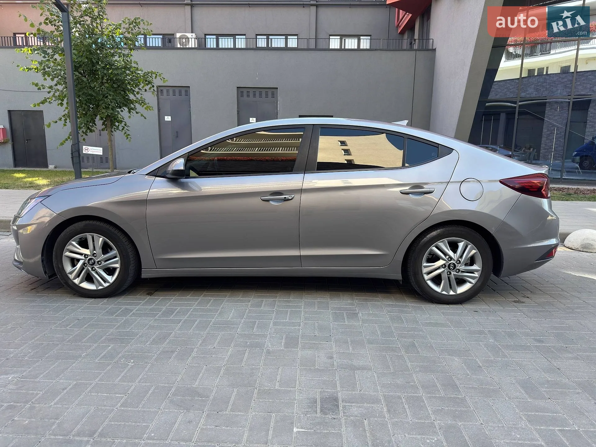 2019 Hyundai Elantra - мініатюра 6