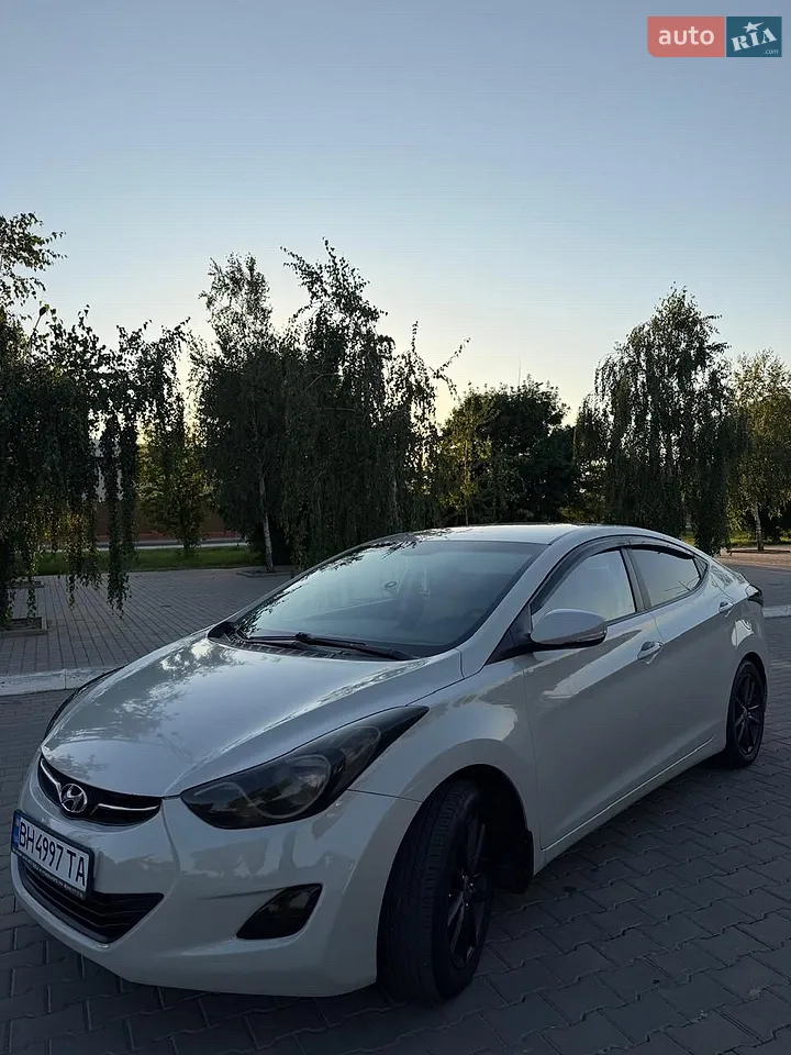2013 Hyundai Elantra - мініатюра 17