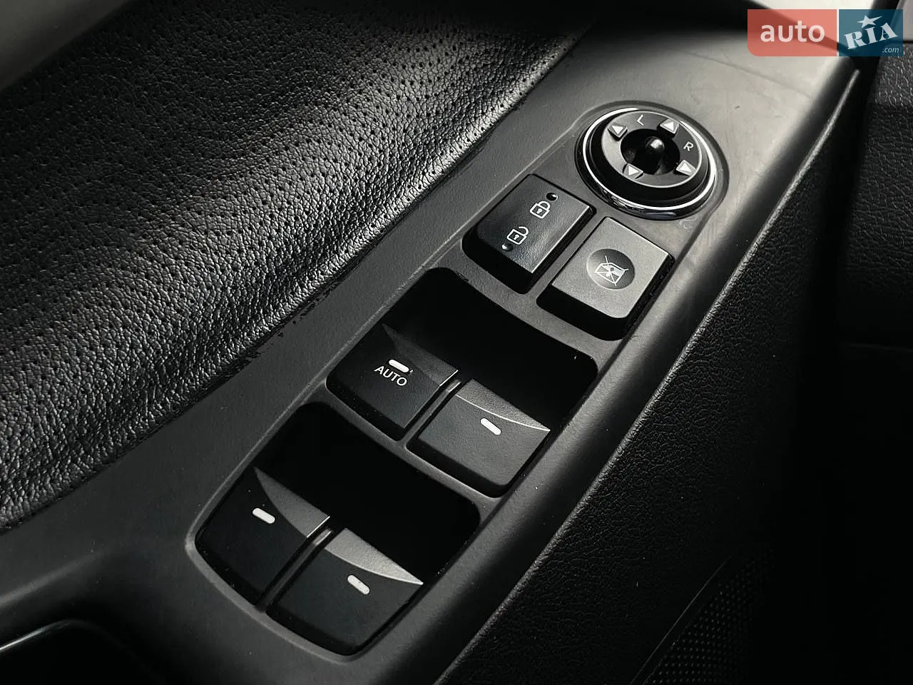 2012 Hyundai Elantra - мініатюра 16