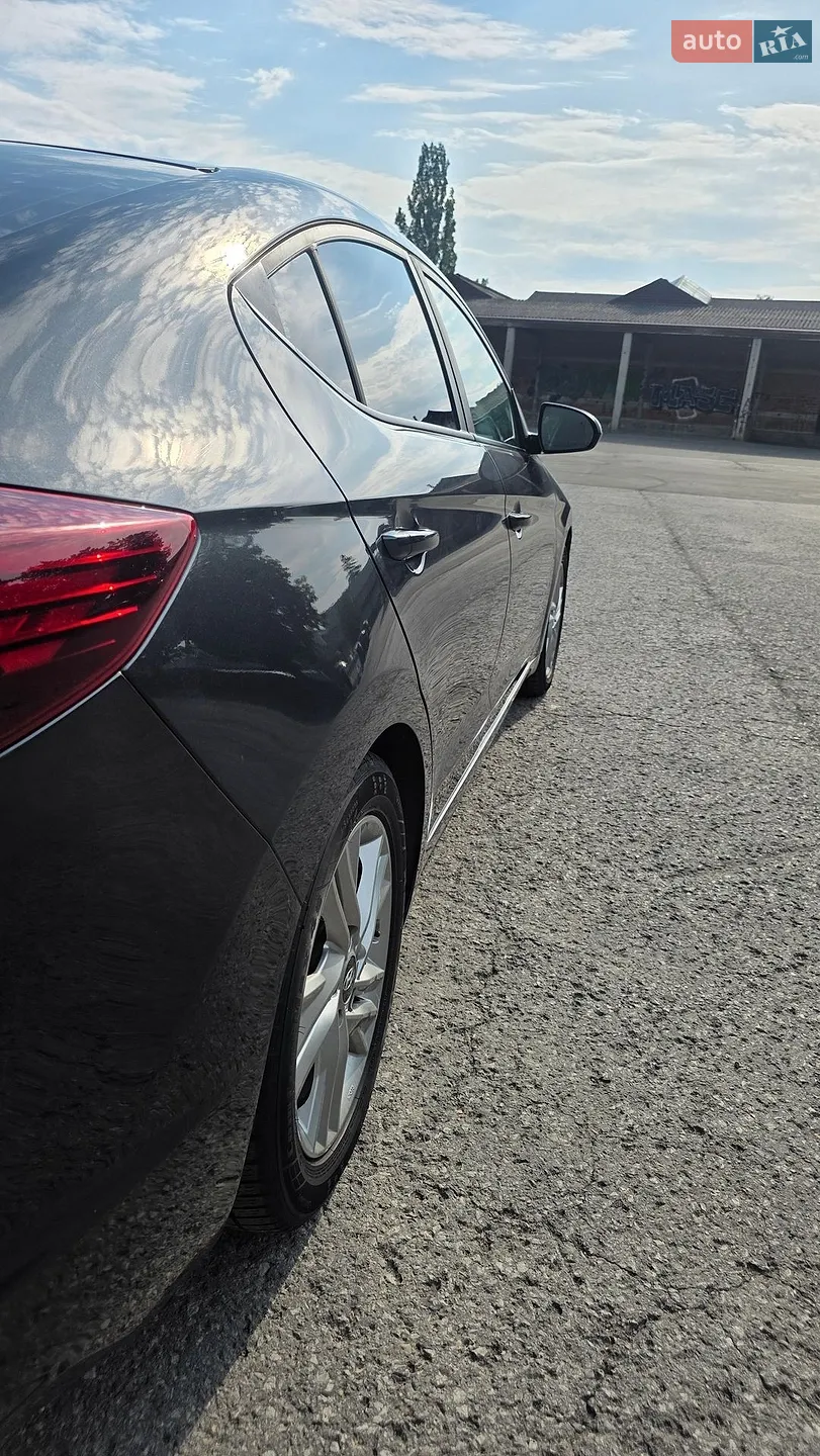 2019 Hyundai Elantra - мініатюра 3
