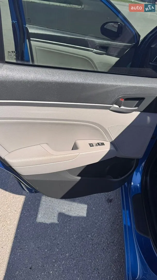 2016 Hyundai Elantra - мініатюра 13