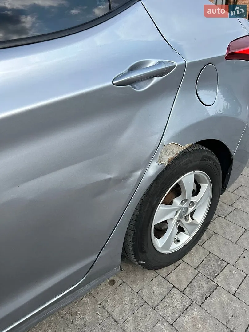 2015 Hyundai Elantra - мініатюра 14