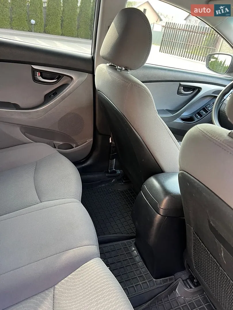 2015 Hyundai Elantra - мініатюра 25