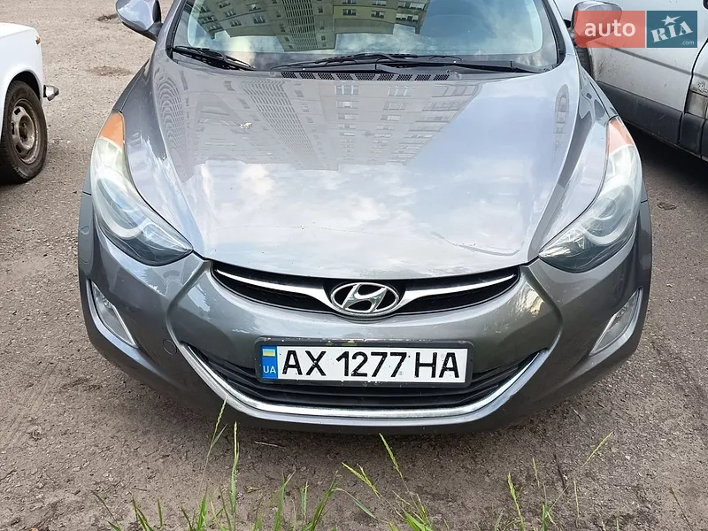 Hyundai Elantra 2013