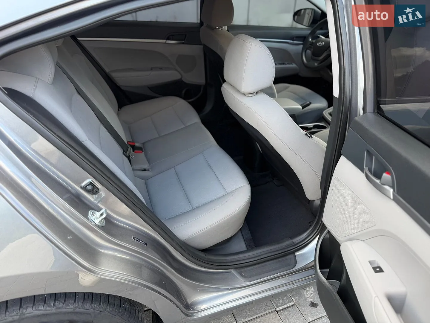 2018 Hyundai Elantra - мініатюра 24