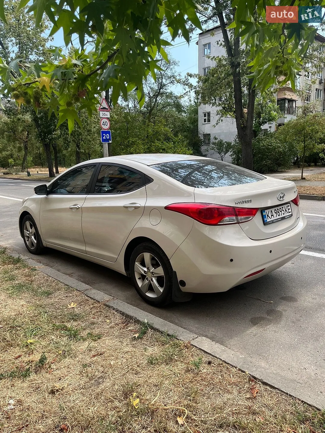 2013 Hyundai Elantra - мініатюра 5