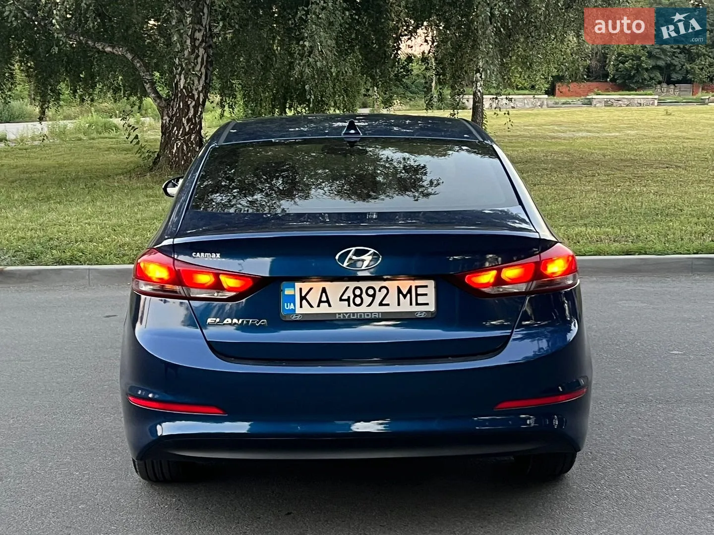 2016 Hyundai Elantra - мініатюра 10