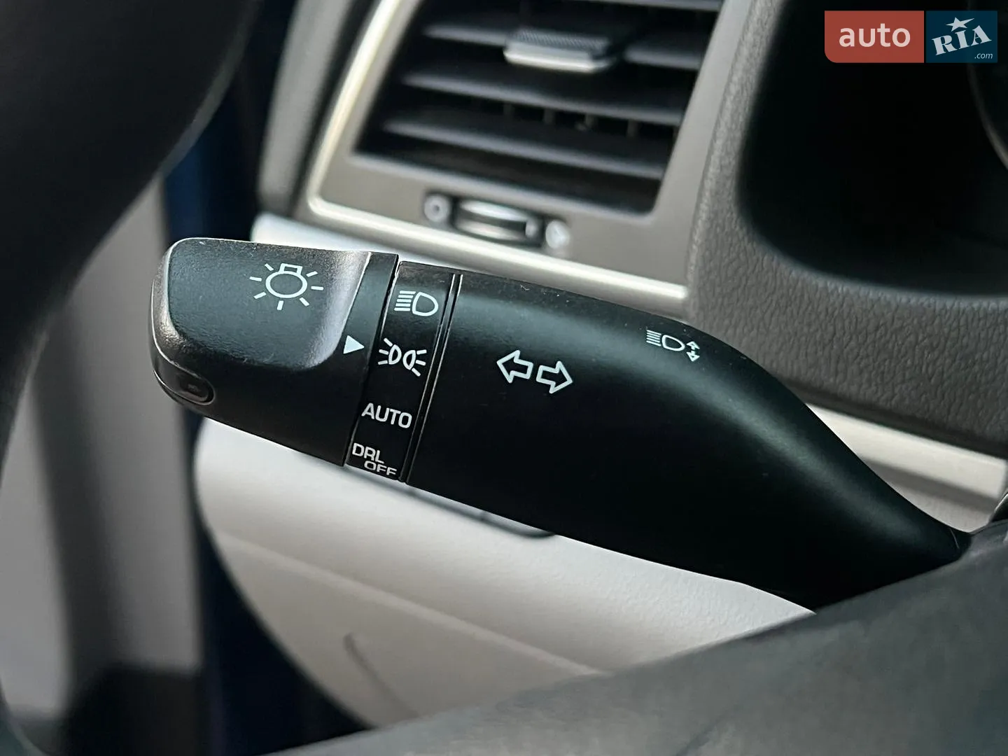 2016 Hyundai Elantra - мініатюра 24