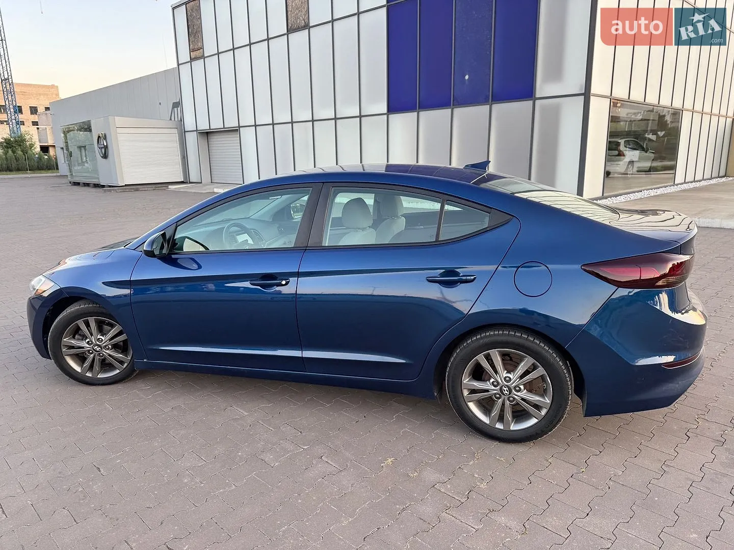 2016 Hyundai Elantra - мініатюра 8