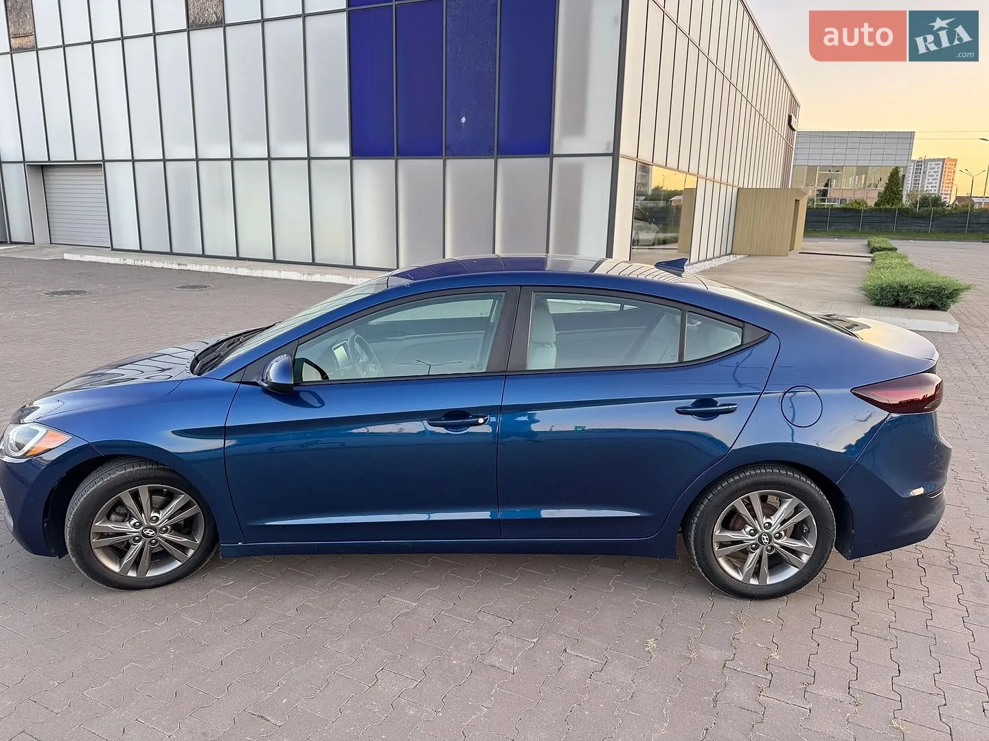 2016 Hyundai Elantra - мініатюра 12