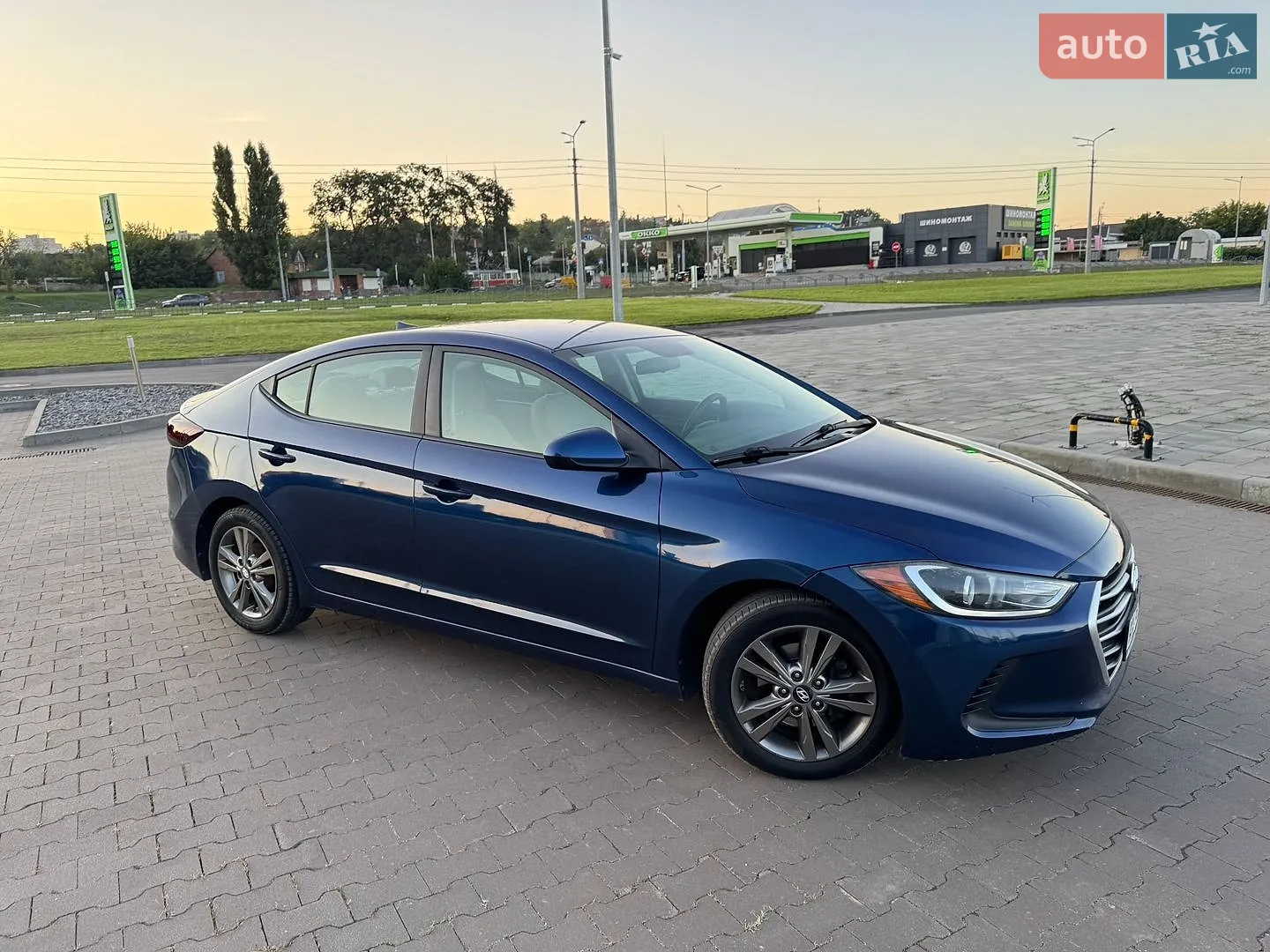 2016 Hyundai Elantra - мініатюра 24
