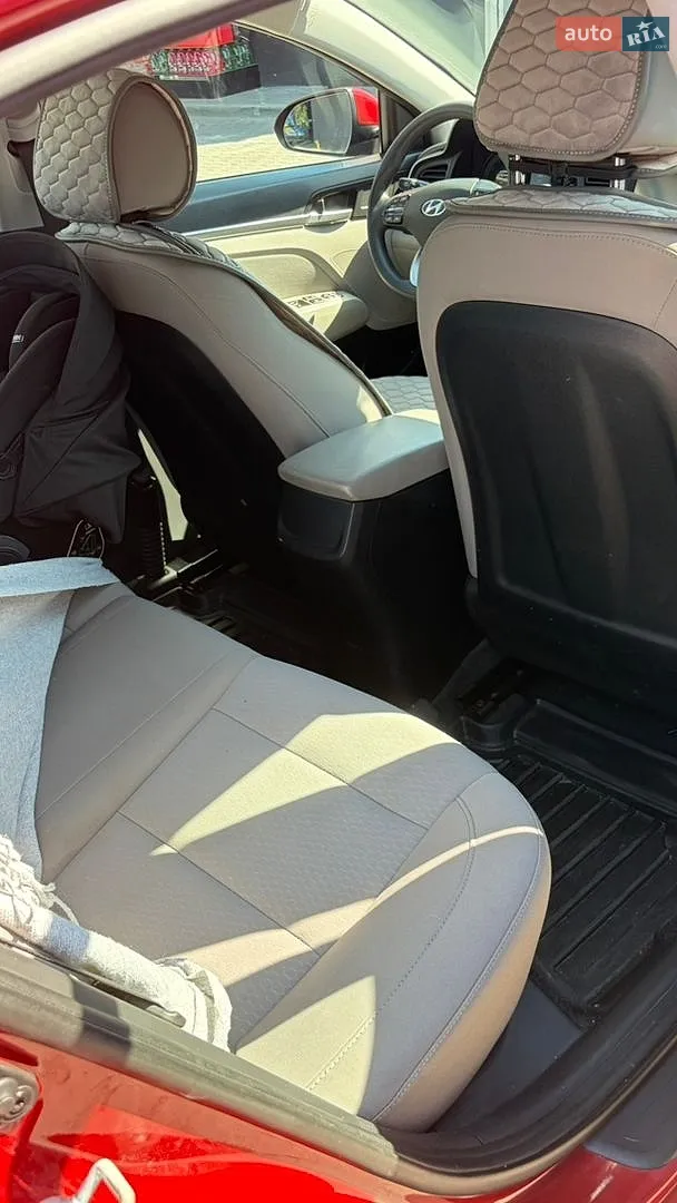 2018 Hyundai Elantra - мініатюра 10