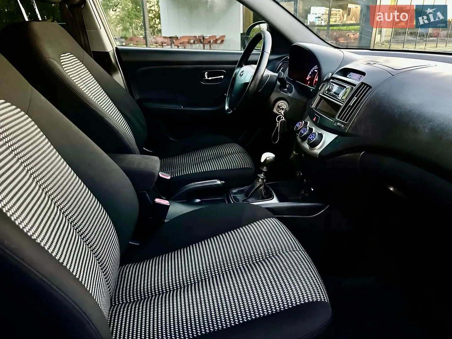 2010 Hyundai Elantra - мініатюра 11