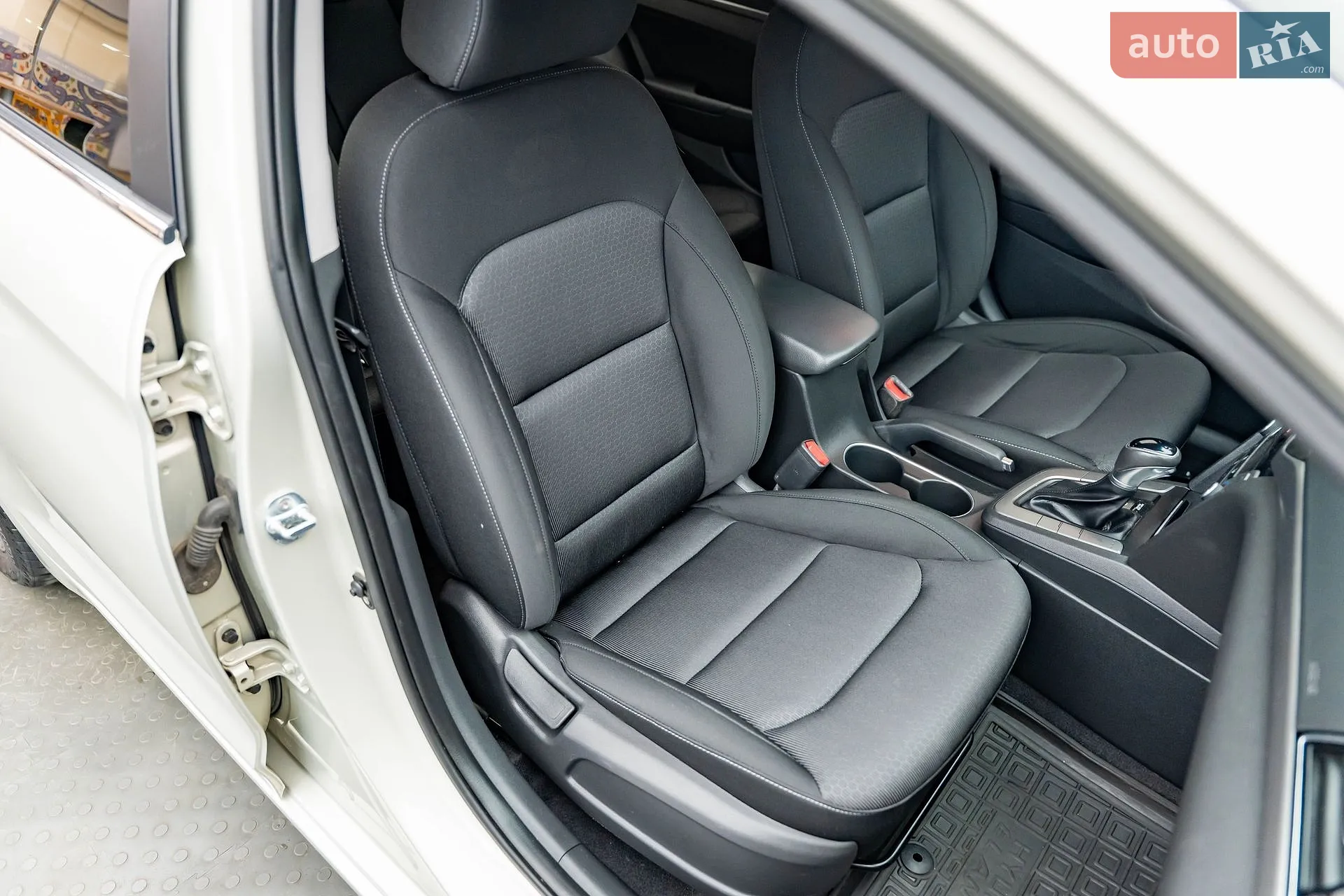 2018 Hyundai Elantra - мініатюра 21