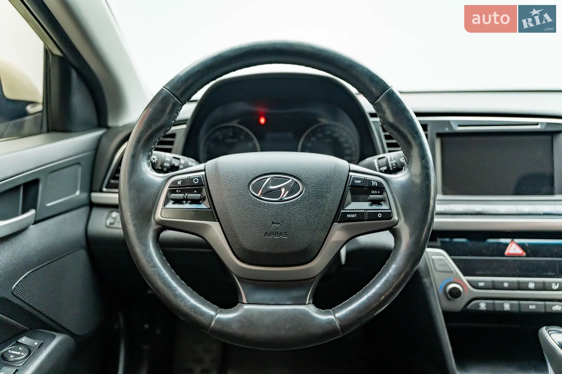 2018 Hyundai Elantra - мініатюра 11