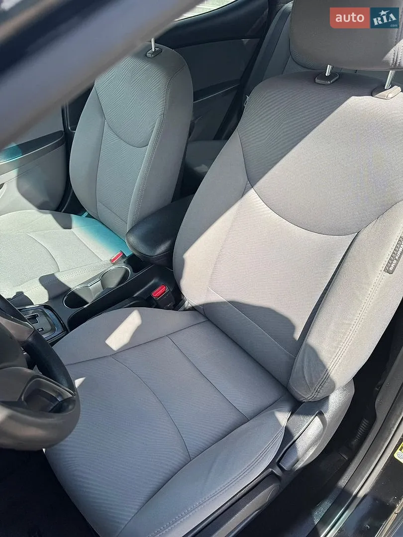 2012 Hyundai Elantra - мініатюра 10