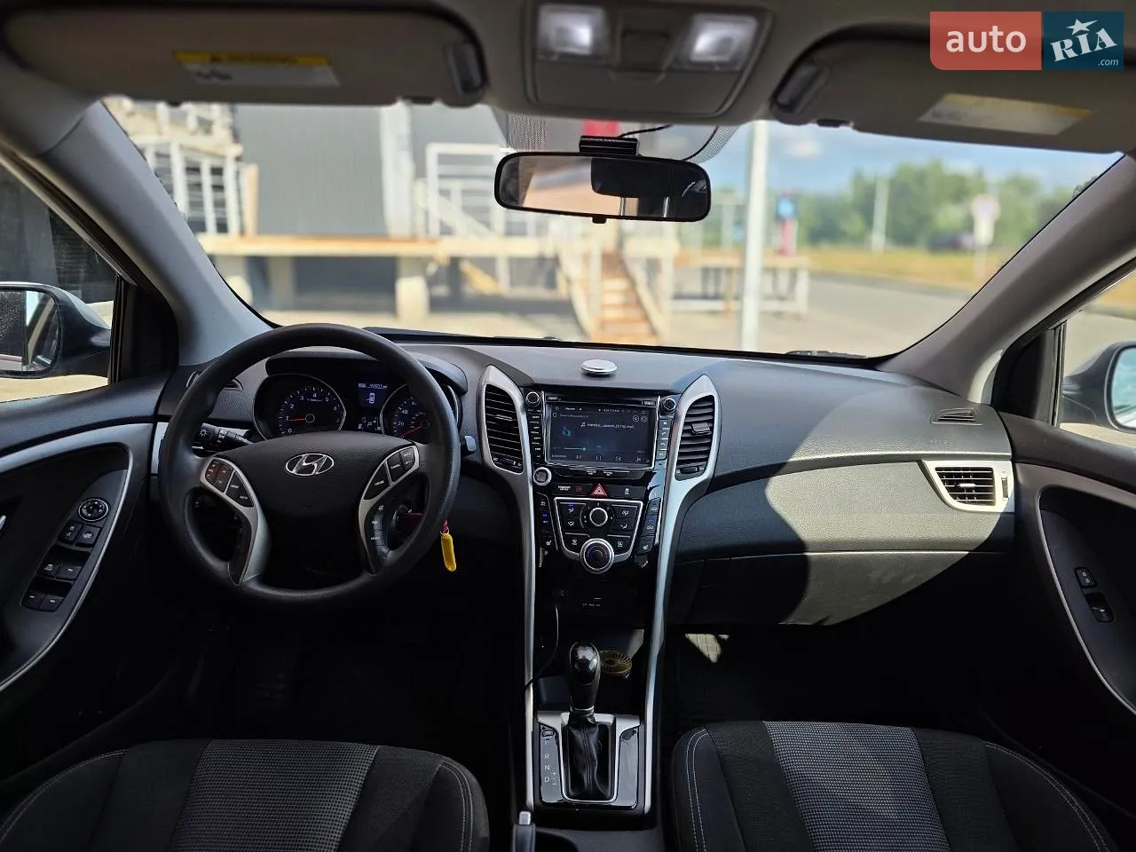 2016 Hyundai Elantra - мініатюра 12