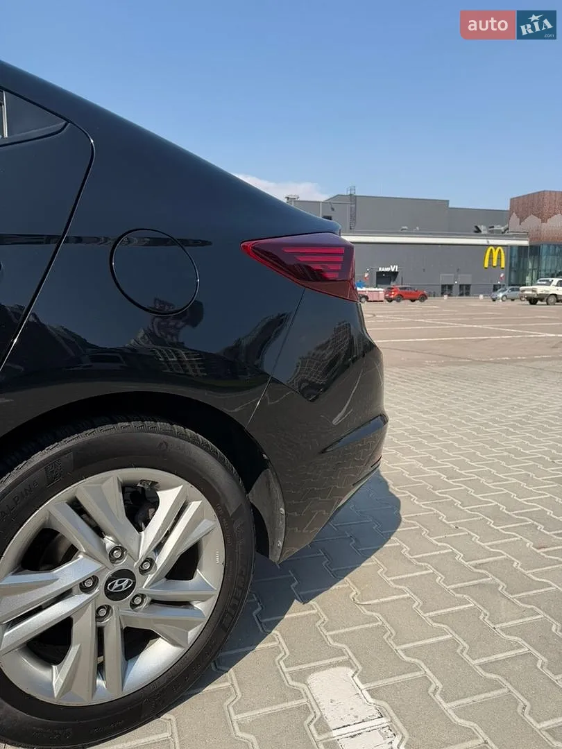 2019 Hyundai Elantra - мініатюра 13