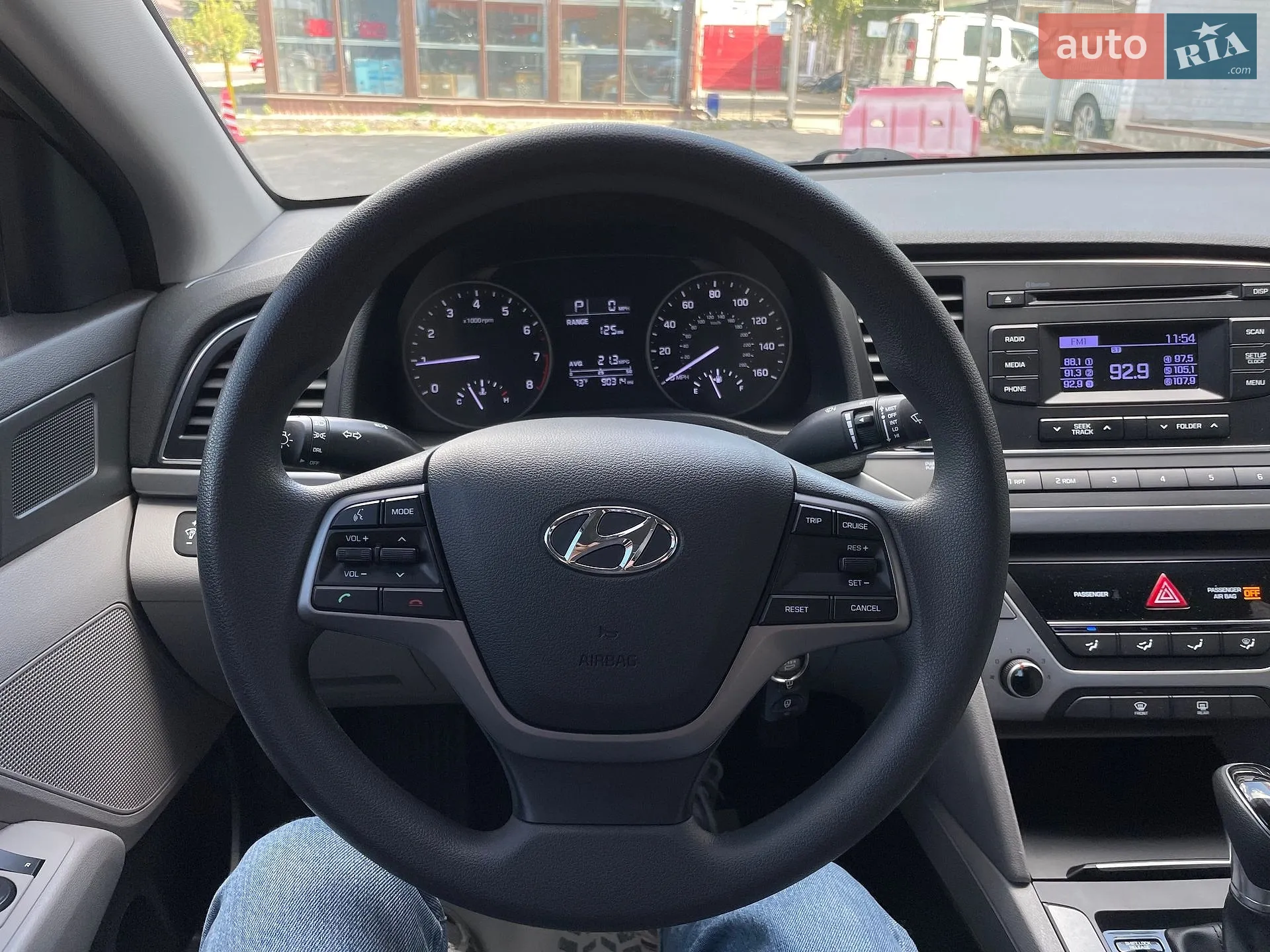 2017 Hyundai Elantra - мініатюра 14