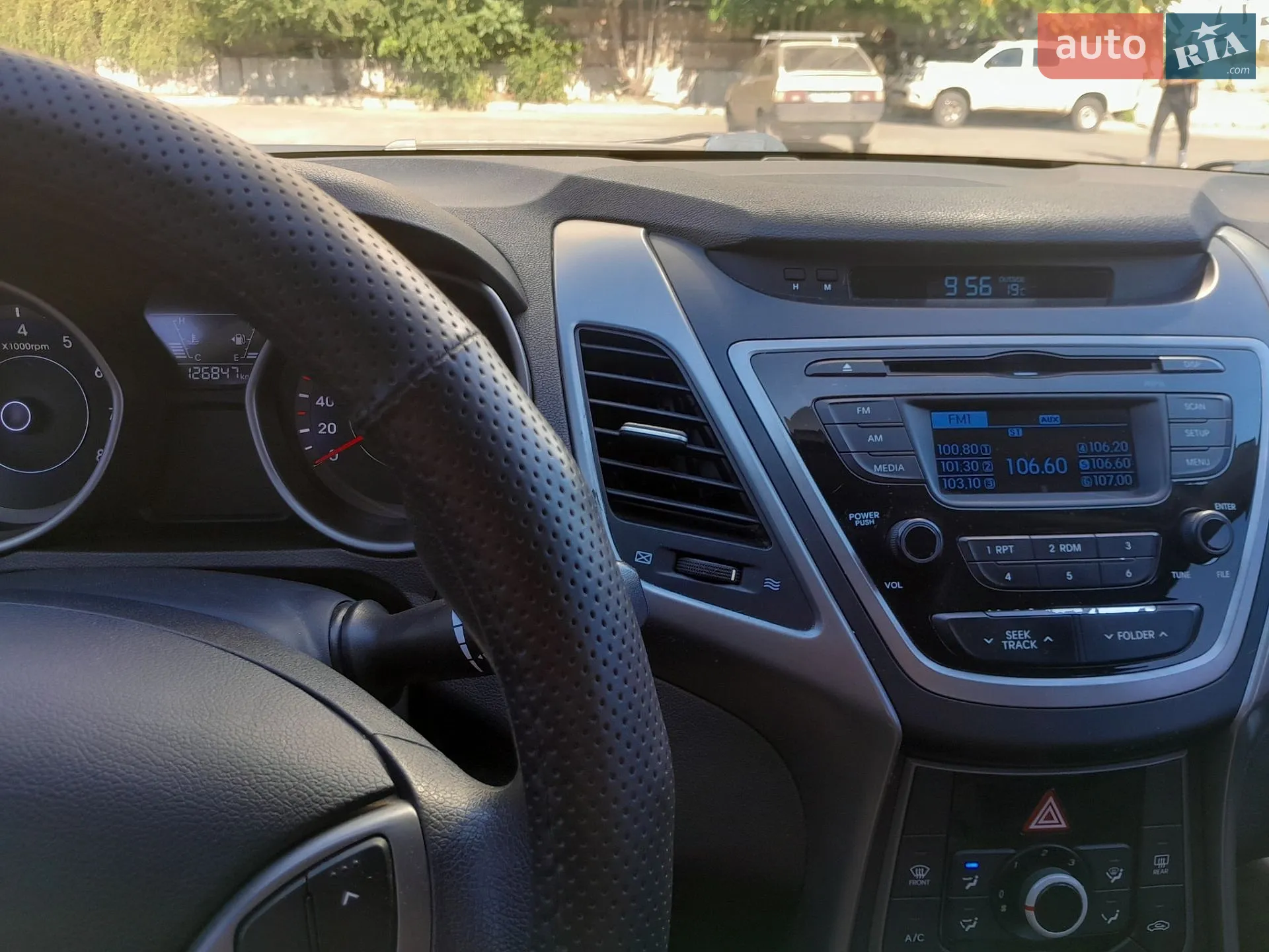 2014 Hyundai Elantra - мініатюра 16