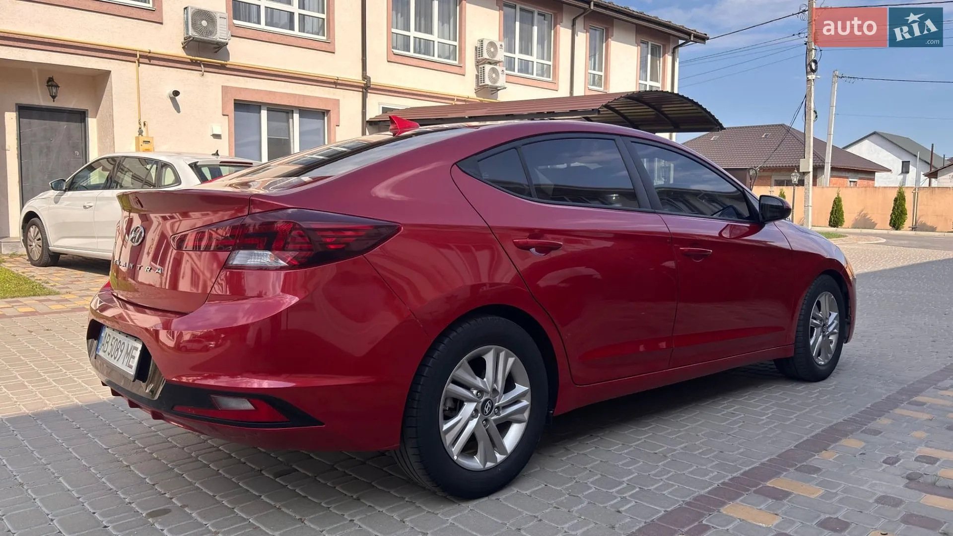 2019 Hyundai Elantra - мініатюра 8