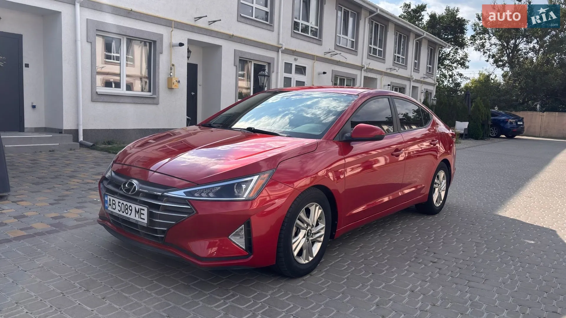 2019 Hyundai Elantra - фото 1