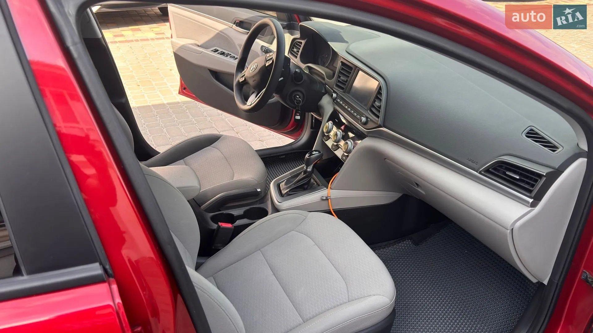 2019 Hyundai Elantra - мініатюра 9