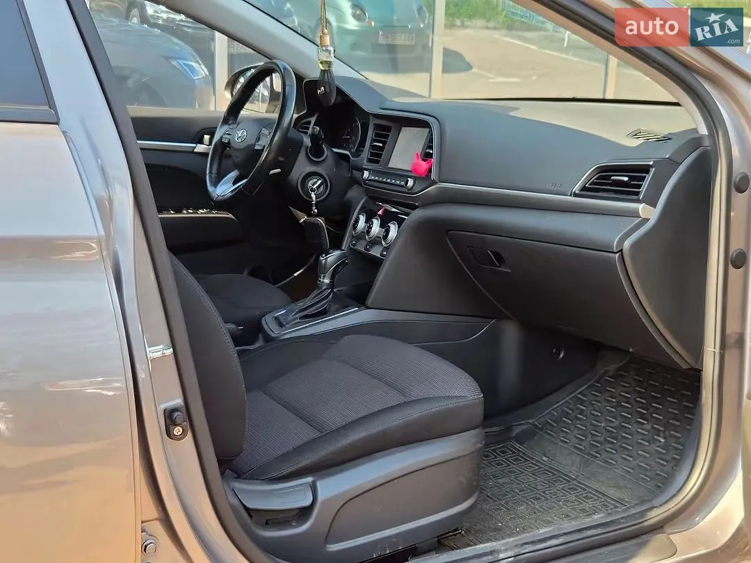 2020 Hyundai Elantra - мініатюра 19