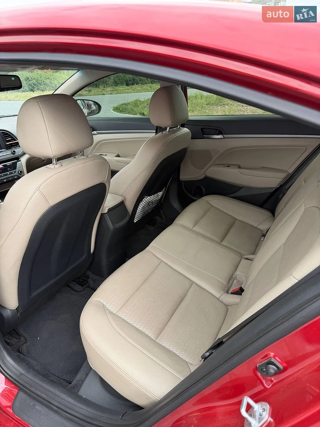 2016 Hyundai Elantra - мініатюра 17