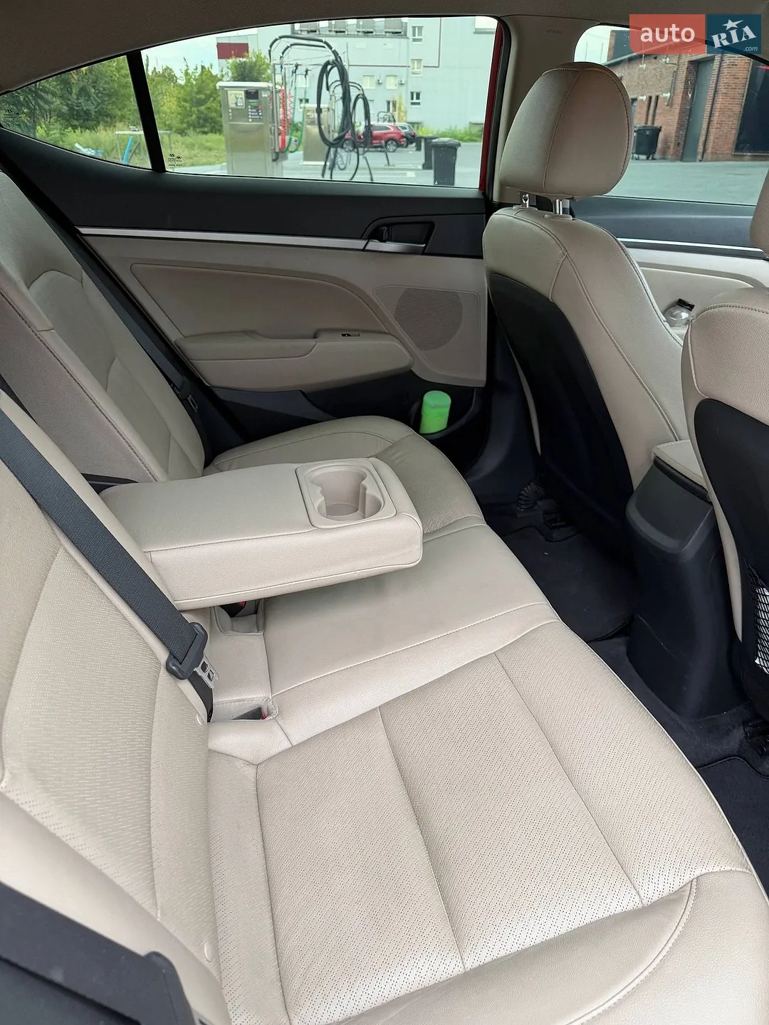2016 Hyundai Elantra - мініатюра 24