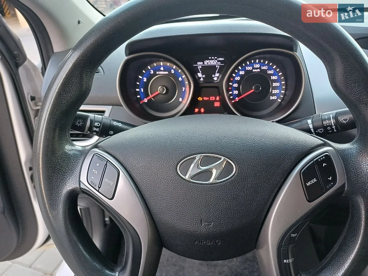 2013 Hyundai Elantra - мініатюра 10