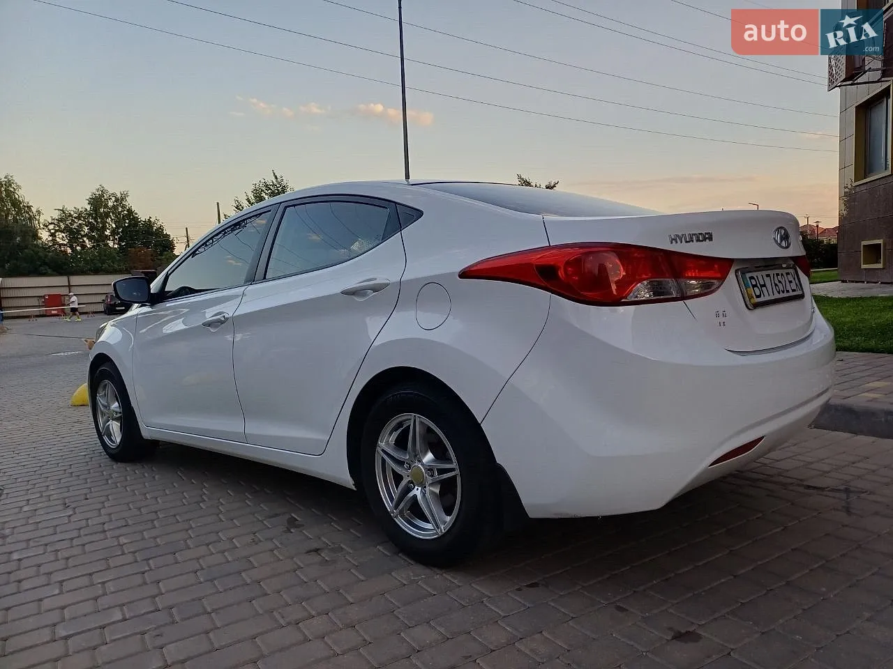 2013 Hyundai Elantra - мініатюра 2