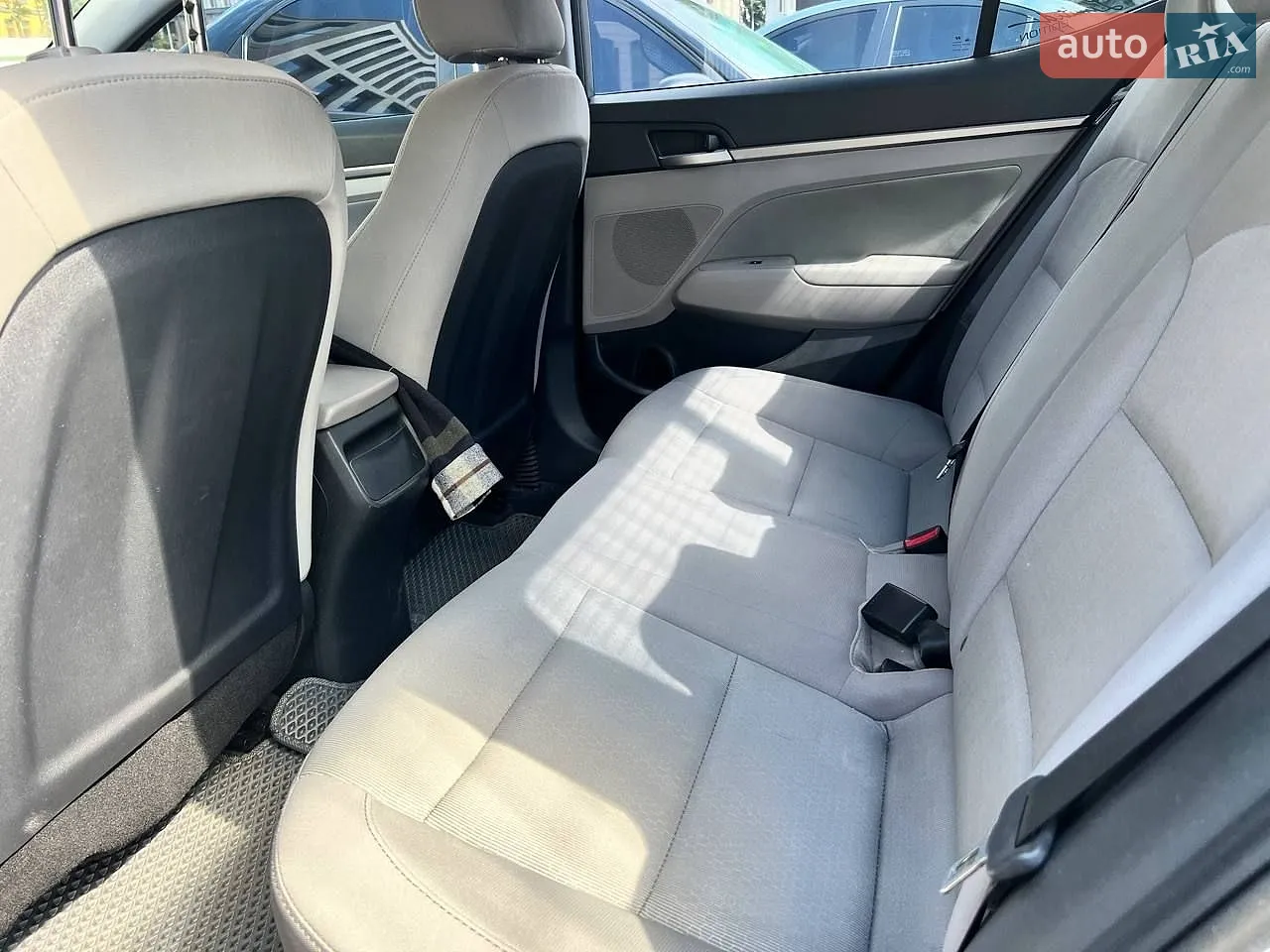 2016 Hyundai Elantra - мініатюра 13