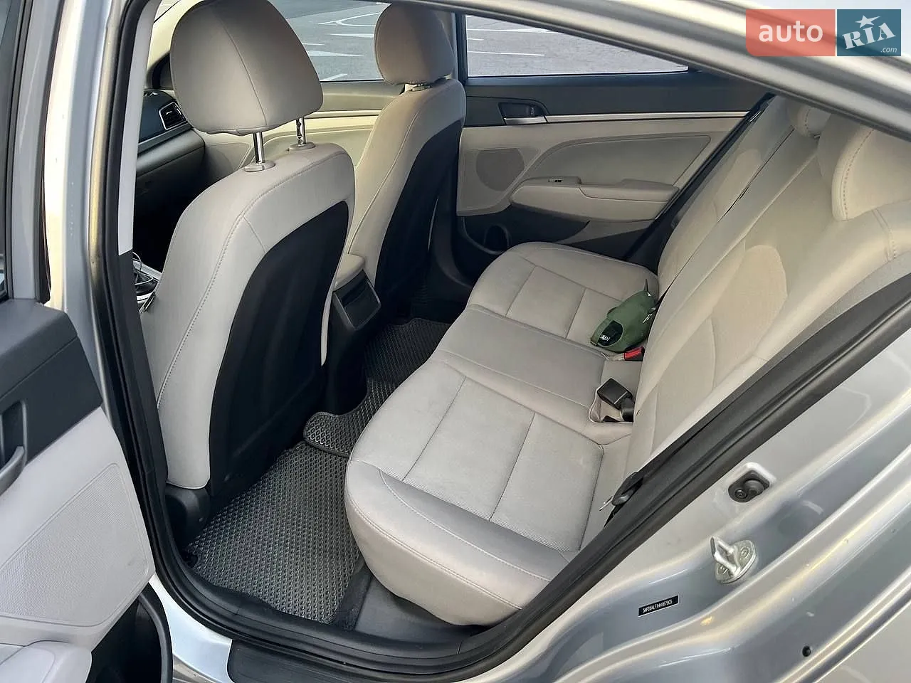 2016 Hyundai Elantra - мініатюра 11