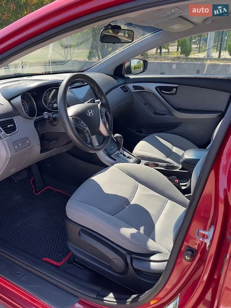 2013 Hyundai Elantra - мініатюра 10