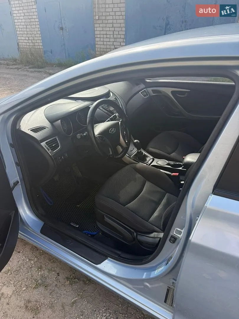 2013 Hyundai Elantra - мініатюра 8