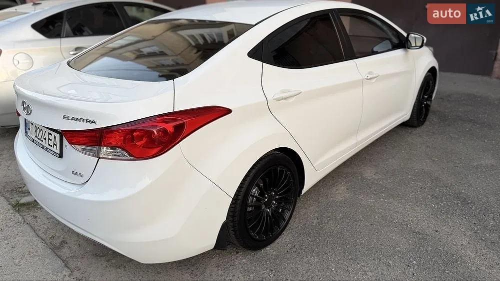 2013 Hyundai Elantra - мініатюра 4