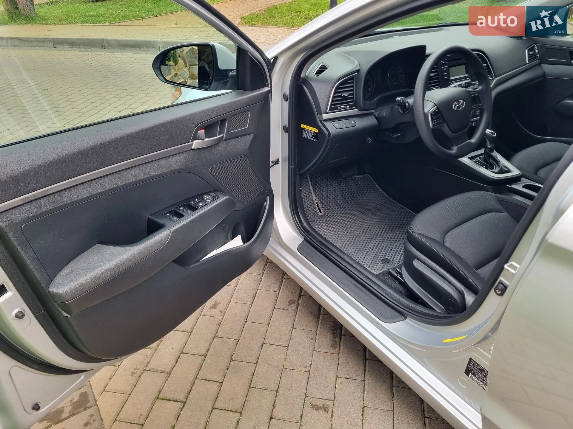 2017 Hyundai Elantra - мініатюра 13