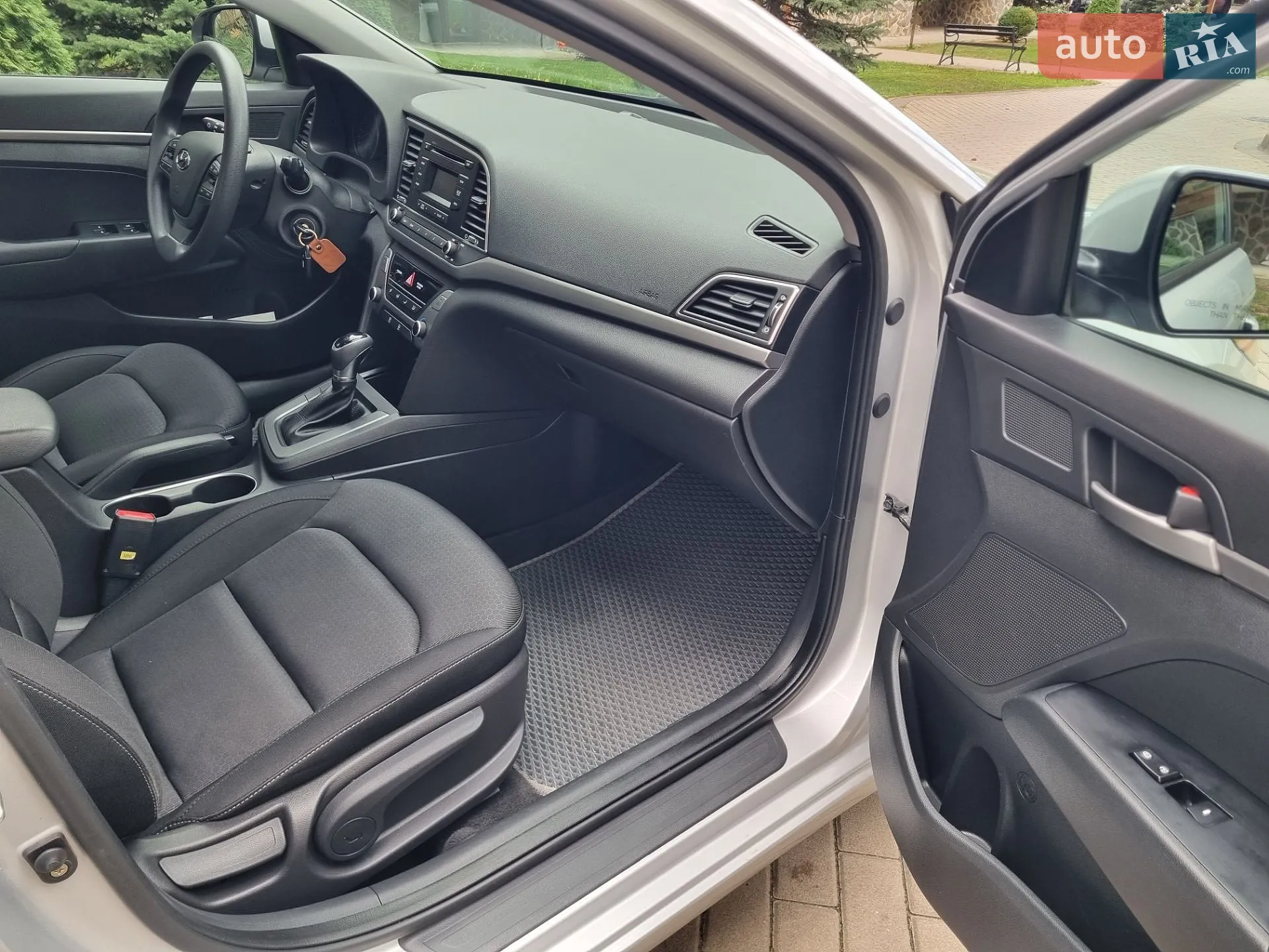 2017 Hyundai Elantra - мініатюра 19