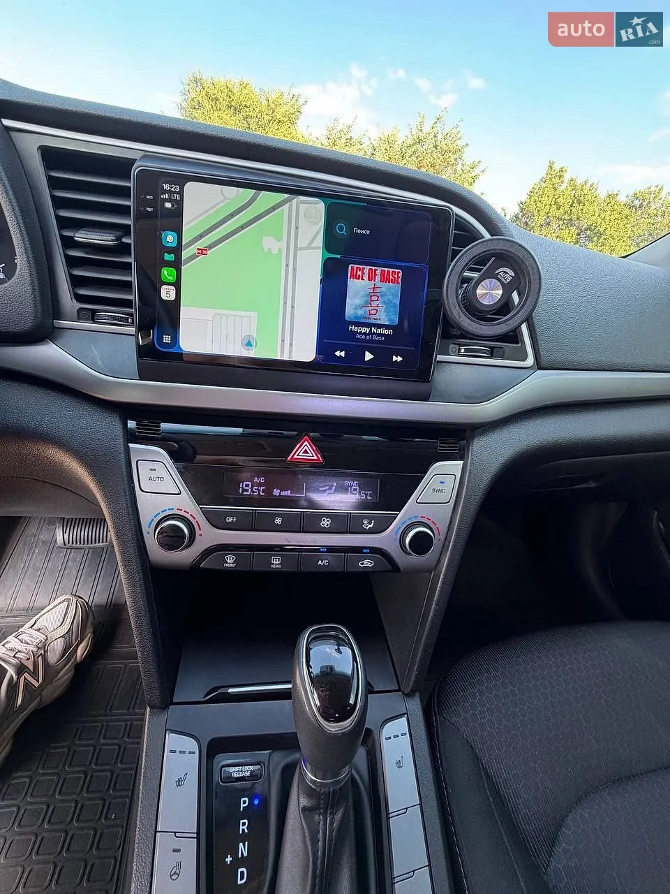 2017 Hyundai Elantra - мініатюра 7
