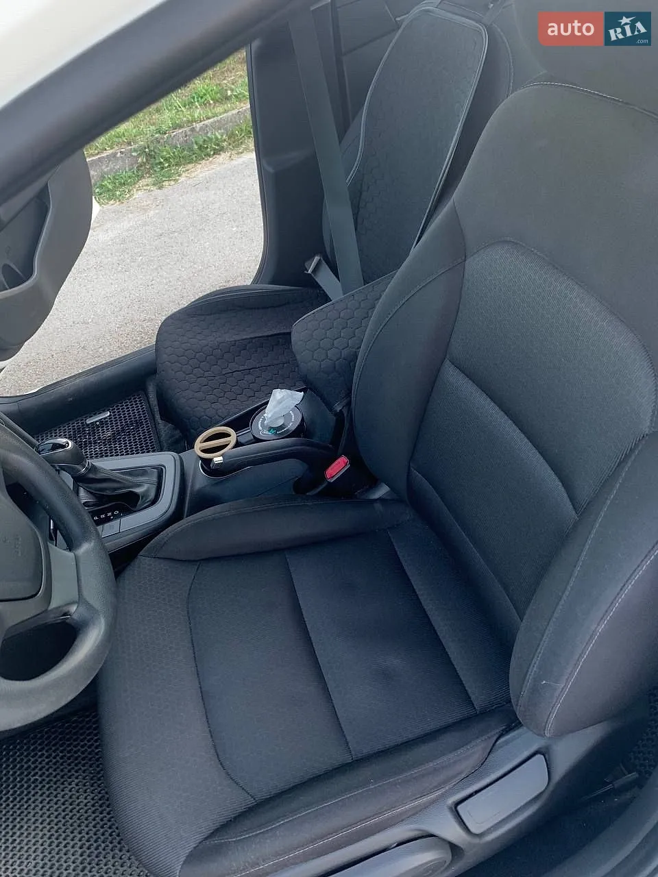 2018 Hyundai Elantra - мініатюра 32