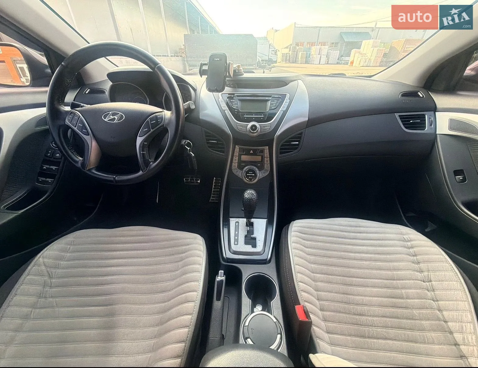 2013 Hyundai Elantra - мініатюра 12