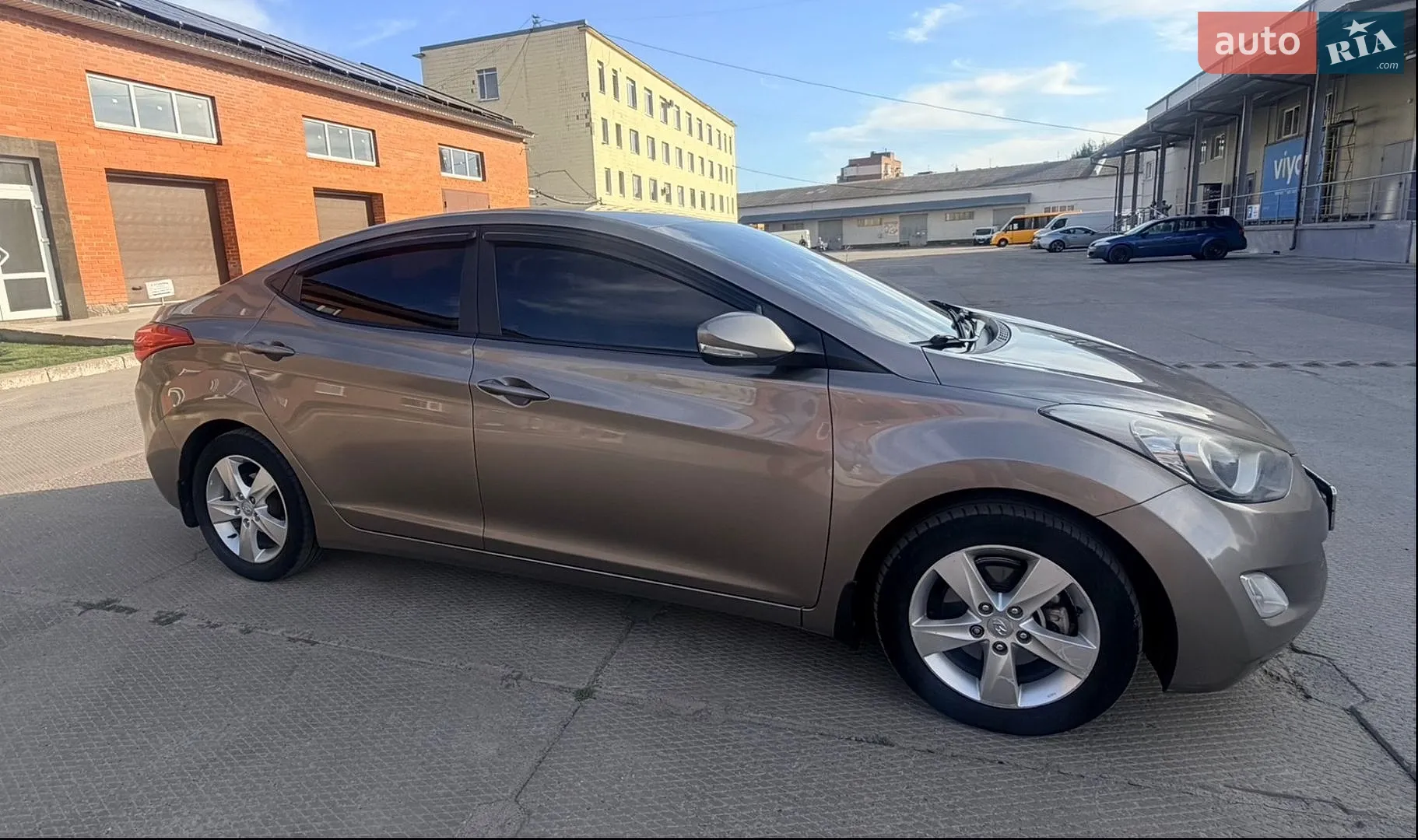 2013 Hyundai Elantra - мініатюра 17