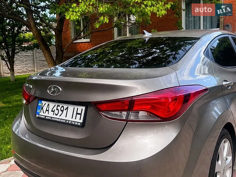 Hyundai Elantra 2015