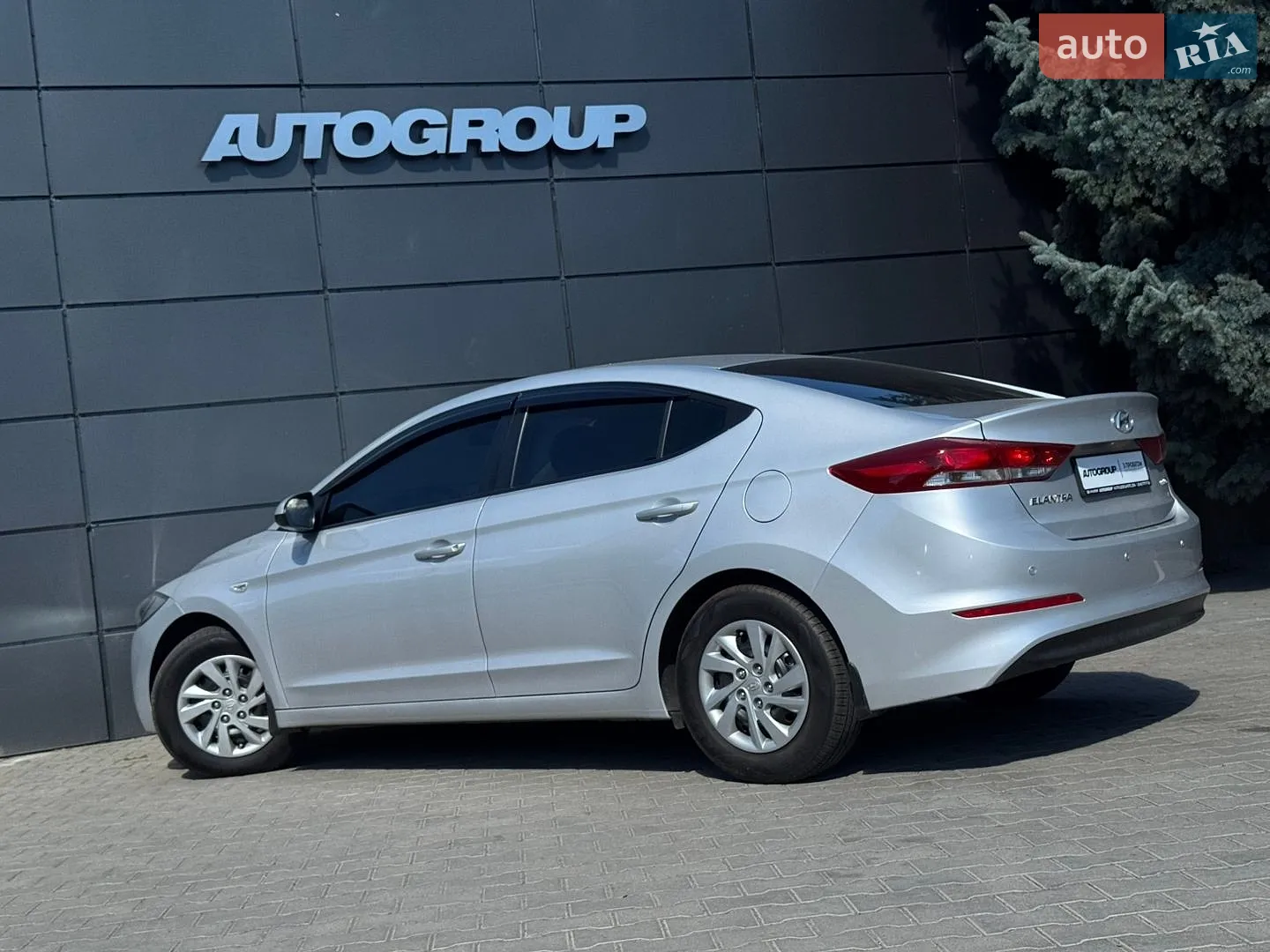 2016 Hyundai Elantra - мініатюра 11