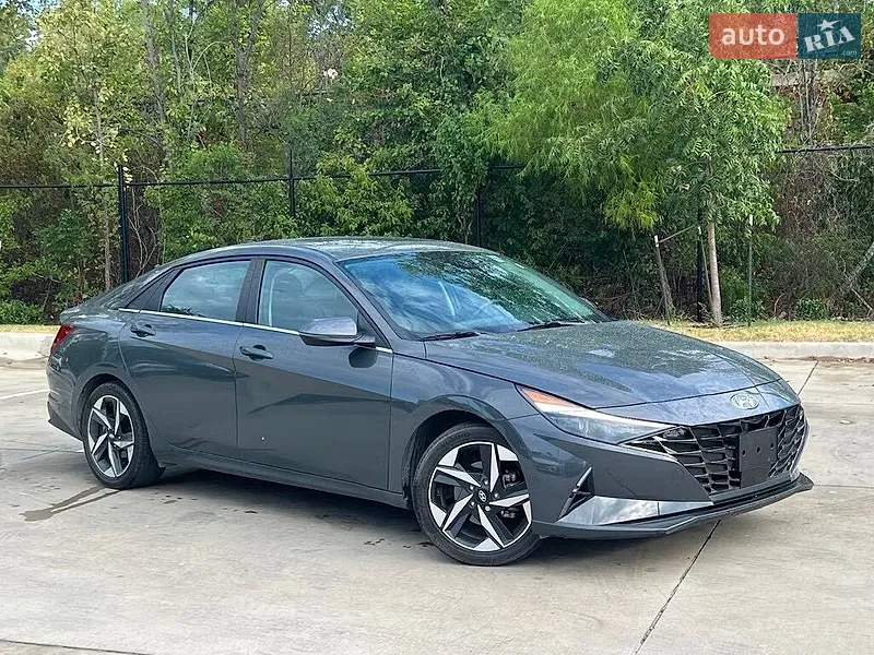 Hyundai Elantra 2023