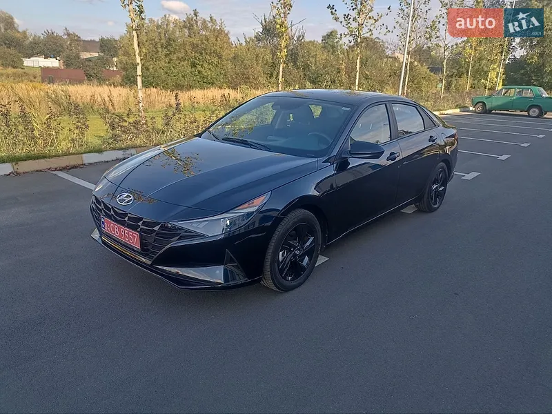 Hyundai Elantra 2023