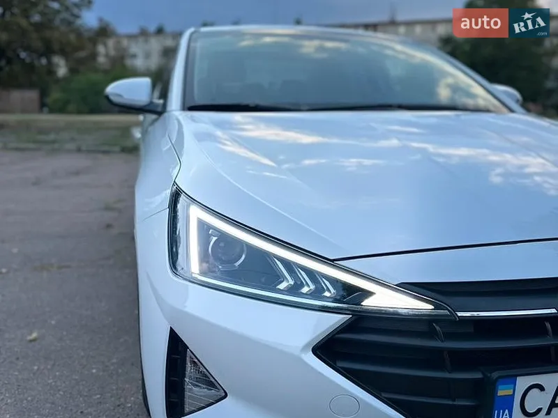 Hyundai Elantra 2019