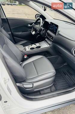Позашляховик / Кросовер Hyundai Encino EV 2021 в 